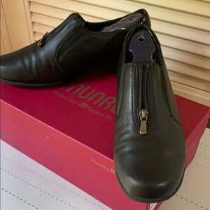 Munro Black Leather Slip-On Loafers with Side Zipper